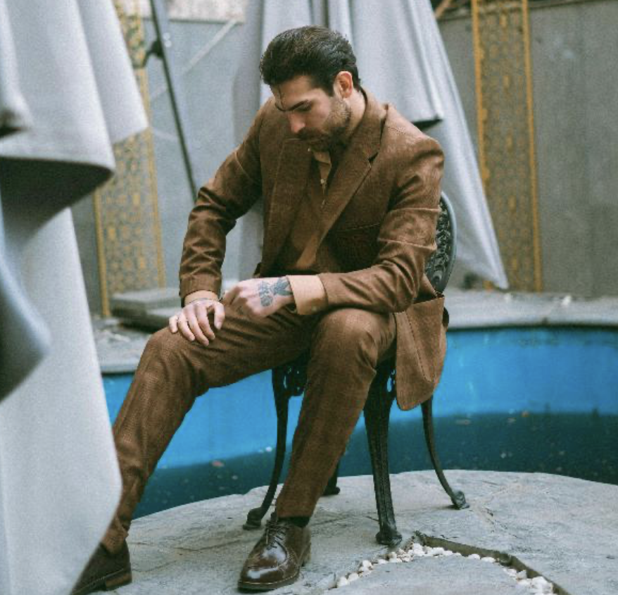 Mężczyzna w garniturze 