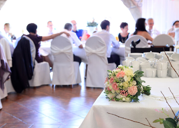 Alkohol na wesele: Jakie ilości alkoholu zaplanować, by nie zabrakło go podczas przyjęcia?