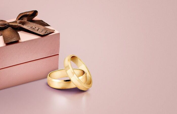 Różne obrączki ślubne dla kobiety i mężczyzny