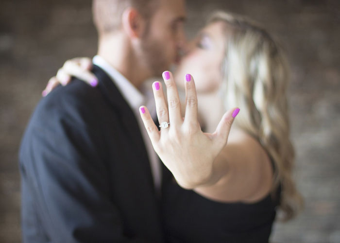 Pochwal się pierścionkiem!